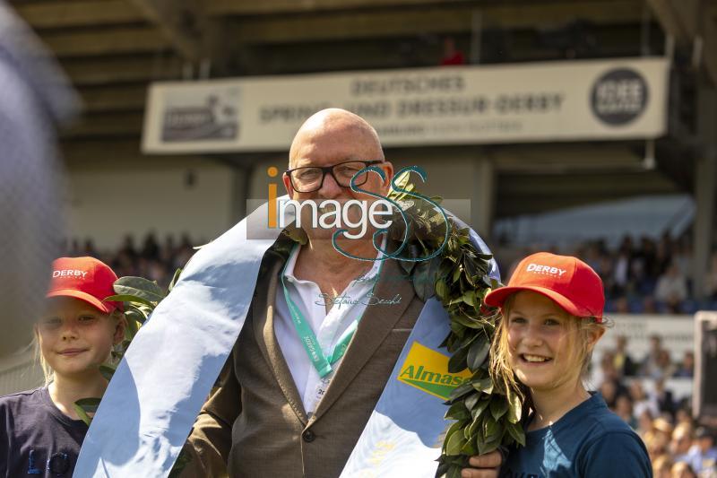 dressage PrizeGiving_Hamburg_20240512_SS350702.jpg